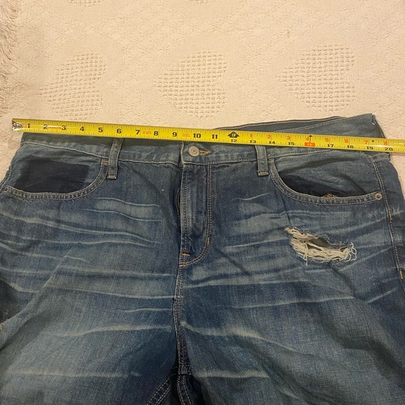 Old Navy Boyfriend Denim Shorts-Size 14 - Picture 4 of 6
